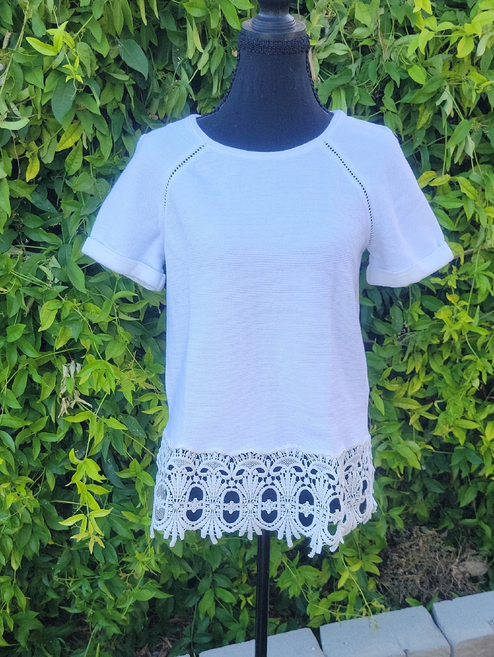 Saturday/Sunday White Ribbed Short Sleeve Top Crochet Lace Split Hem XS